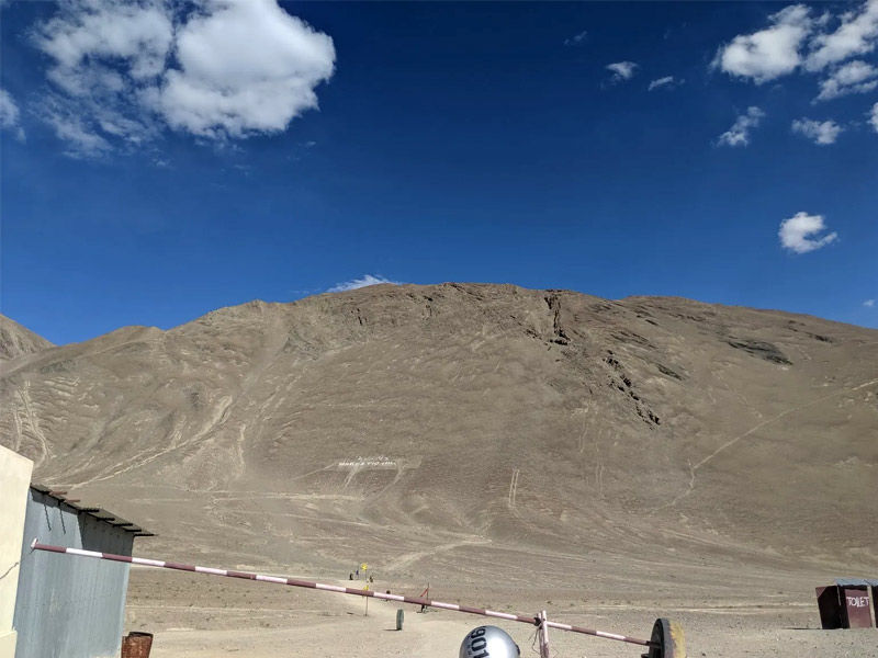 magnetic hill in hindi, magnetic hill in himachal pradesh, magnetic hills, magnetic hills ladakh, magnetic hill in india, magnetic hill leh, magnetic hill ladakh