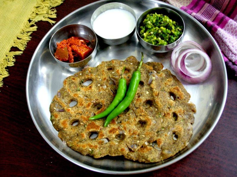 maharashtra food, marathi cuisine, marathi food, vada pav, shakarpara, aluvadi , sabudana vada, bhakarvadi , thalipeeth , puran poli , aamti , vangdi bharleli, kadhi sol, modak , shrikhand, missal pav