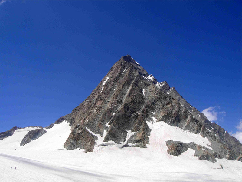 kolahoi glacier, kolahoi, kolahoi glacier trek, kolahoi glacier pahalgam