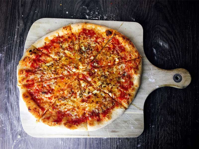Food of New York, New York food, new york pizza, new york bagels , new york cheesecake, chiken general tso , cream of eggs, corned beef and pastrami, new york cronut, black and white cookie, New York cream of eggs, new yorkian food,
