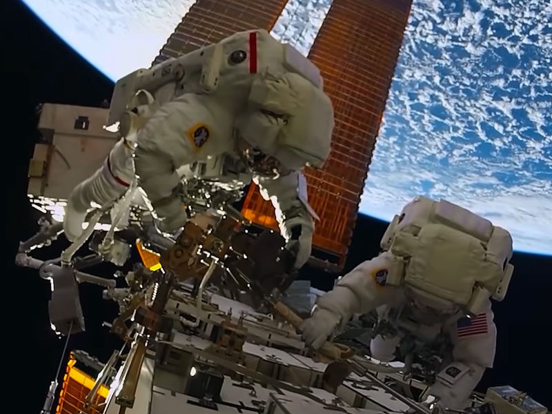 return to space, space dogs return to earth, spacex return to earth, space shuttle return to earth, will lost in space return, can you go to space and come back, lost in space return to yesterday, return from space, space shuttle return to earth video, when does spacex return to earth, return space instagram, spaceship return, return to space netflix, return to space netflix series, return to space Elon musk,