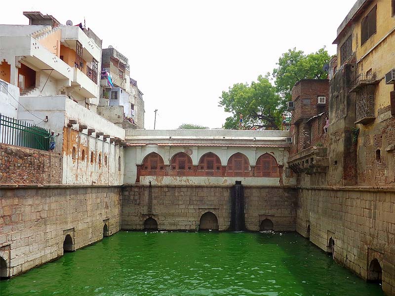 wells delhi, stepwell, stepwell india, india stepwell, stepwell abhaneri, stepwell soil, what is stepwell, modern stepwell, stepwells india, stepwell rani ki vav, stepwell meaning in hindi