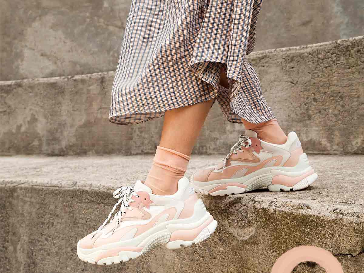 4 Popular Sneakers Fashion Girls Are Wearing on Repeat | Who What Wear