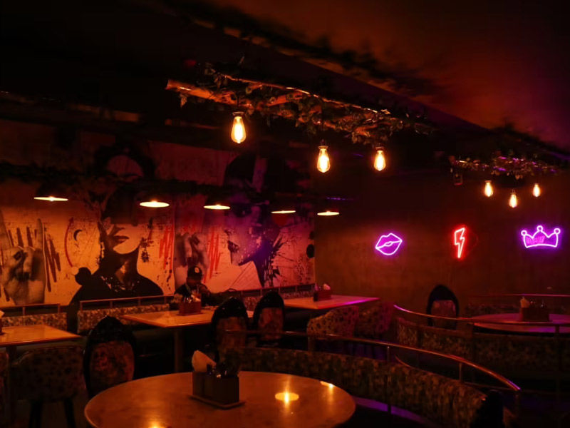 Cafe in kanpur, kanpur romantic cafe, romantic cafe in kanpur, romantic restaurants kanpur, kanpur romantic places