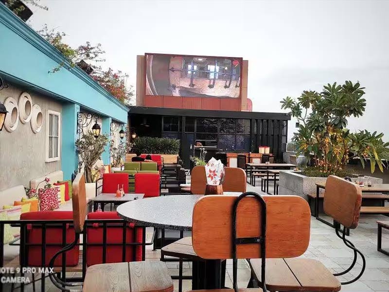 Cafe in kanpur, kanpur romantic cafe, romantic cafe in kanpur, romantic restaurants kanpur, kanpur romantic places