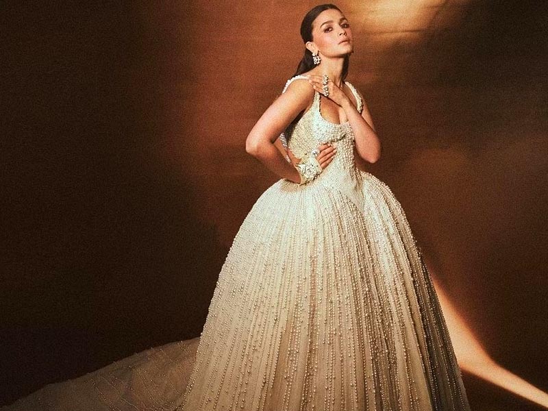 summer alia bhatt, alia bhatt summer dress, alia bhatt, alia bhatt met gala, ranbir kapoor alia bhatt brahmastra, alia bhatt met gala look