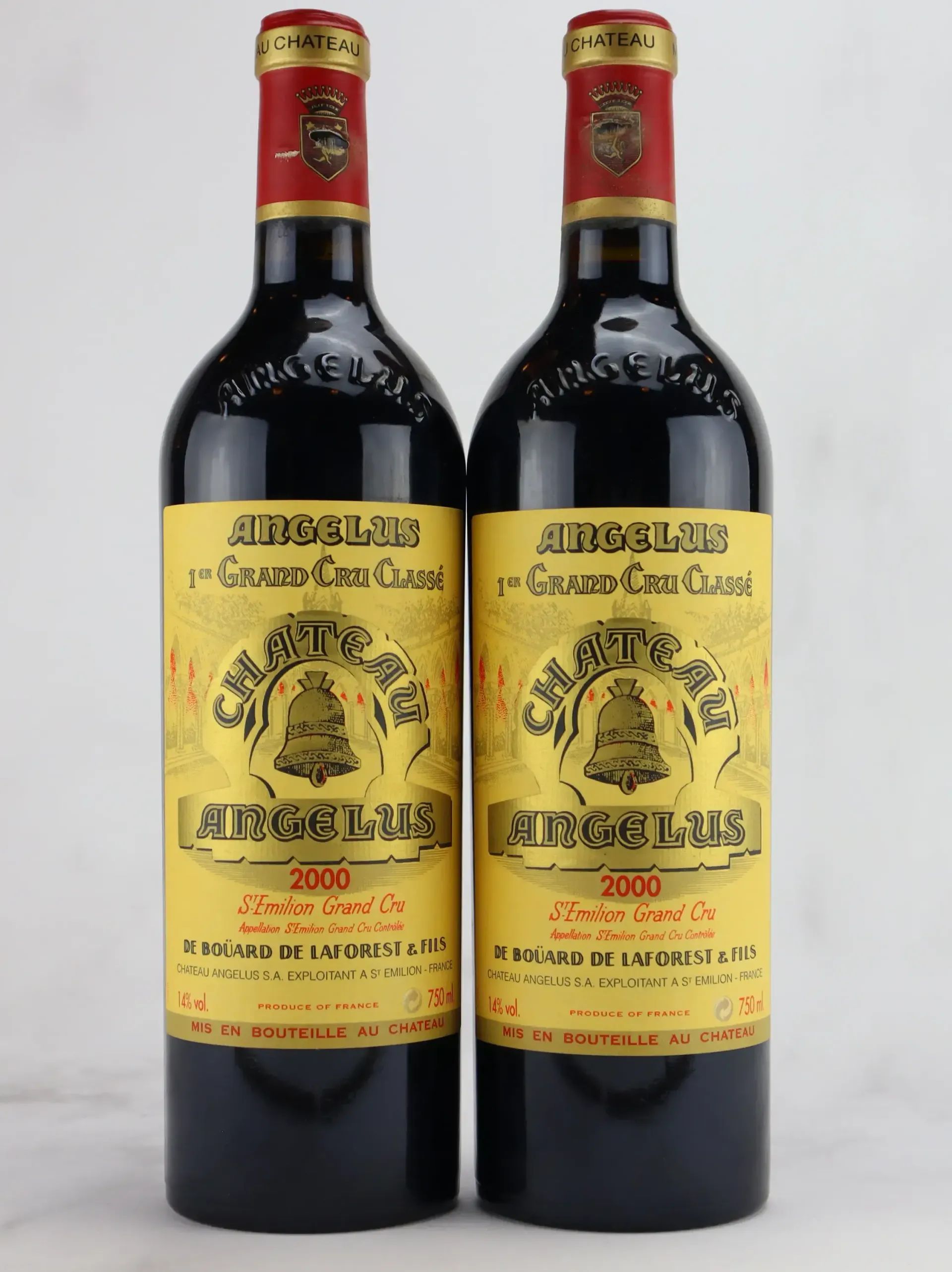 兩瓶 Angélus 2000 正面酒標,底部可見 14% vol 與 750 ml 標示