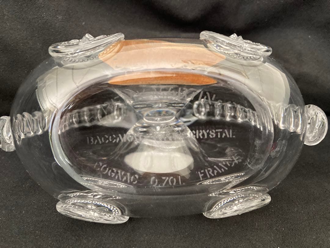 Baccarat 水晶瓶身酸蝕標記