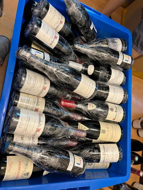 勃艮第（Burgundy）名莊紅酒收購：酒標狀態與水位如何影響頂級珍釀的估價？
