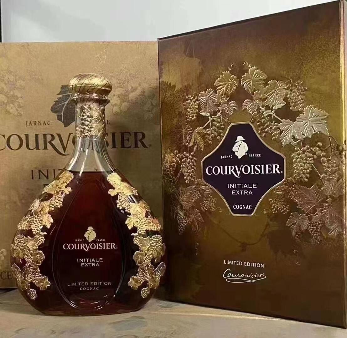 Courvoisier Initiale Extra 舊版禮盒與版本差異示意
