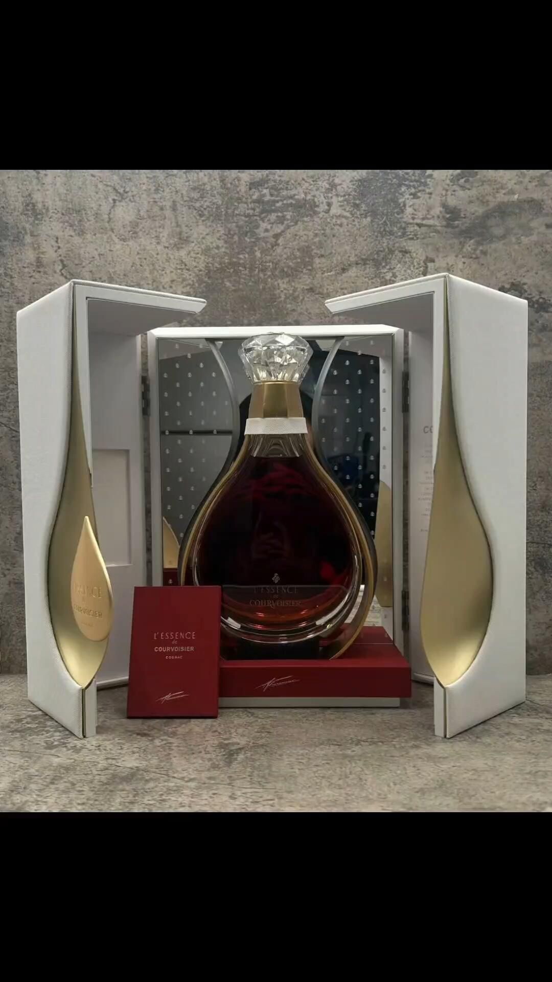 Courvoisier L'Esprit Lalique 水晶瓶與盒證估價示意