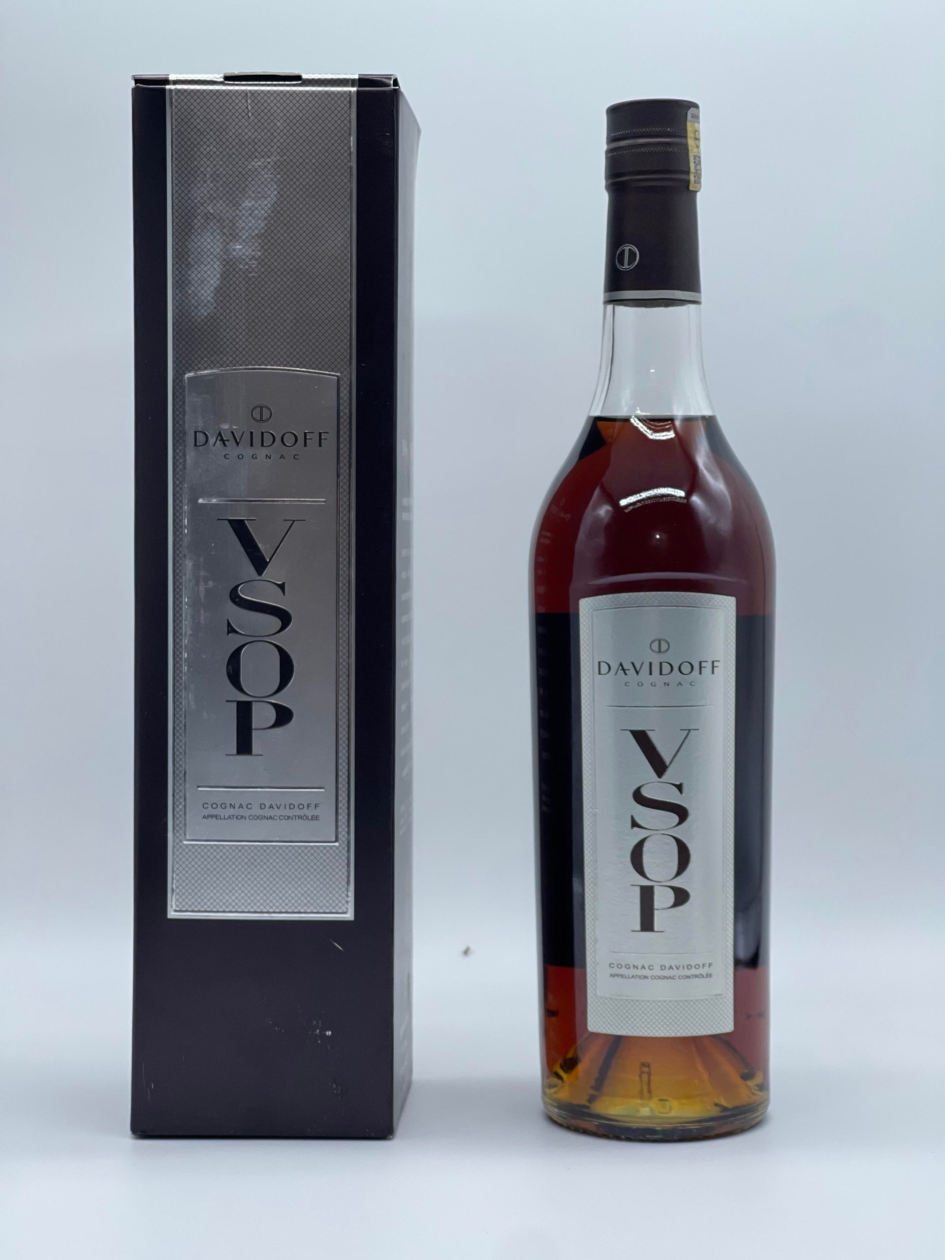 Davidoff 大衛杜夫與 Hine 御鹿干邑瓶型版本對照