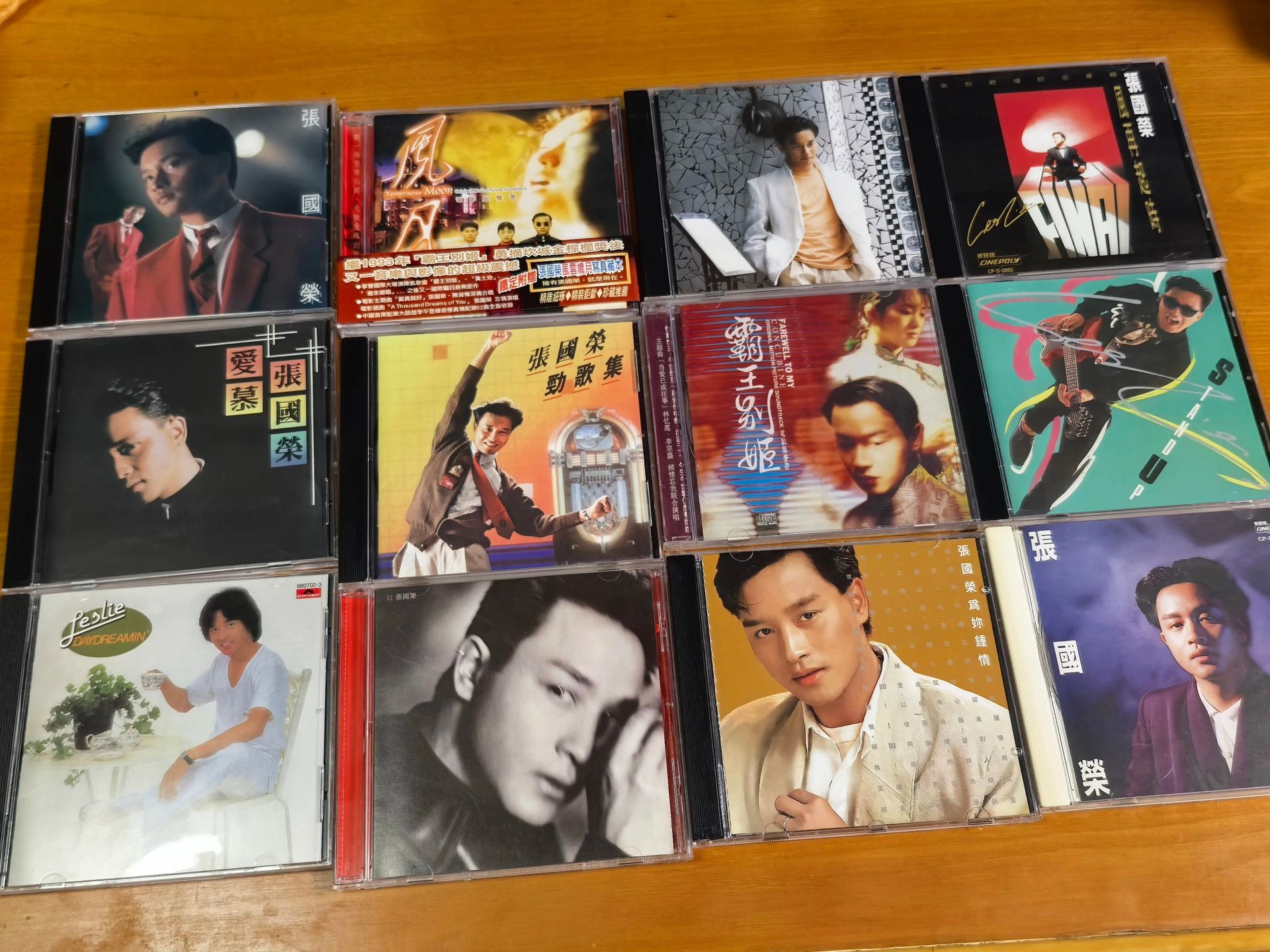 早期 CD 銀圈與透明塑膠 Hub 的物理結構對照