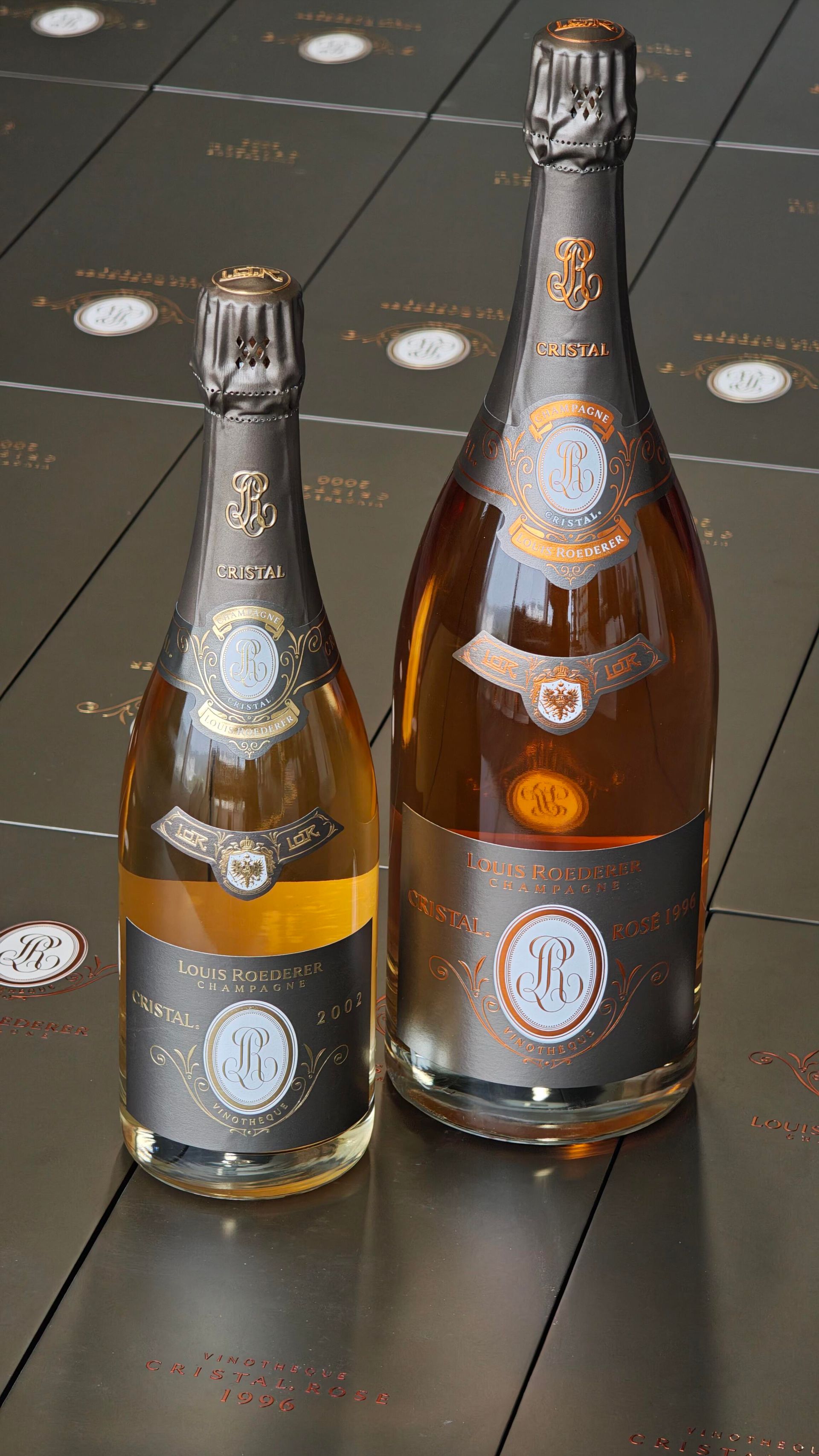 Louis Roederer Cristal 水晶香檳原盒、水位、封膜與酒標回收鑑定示意