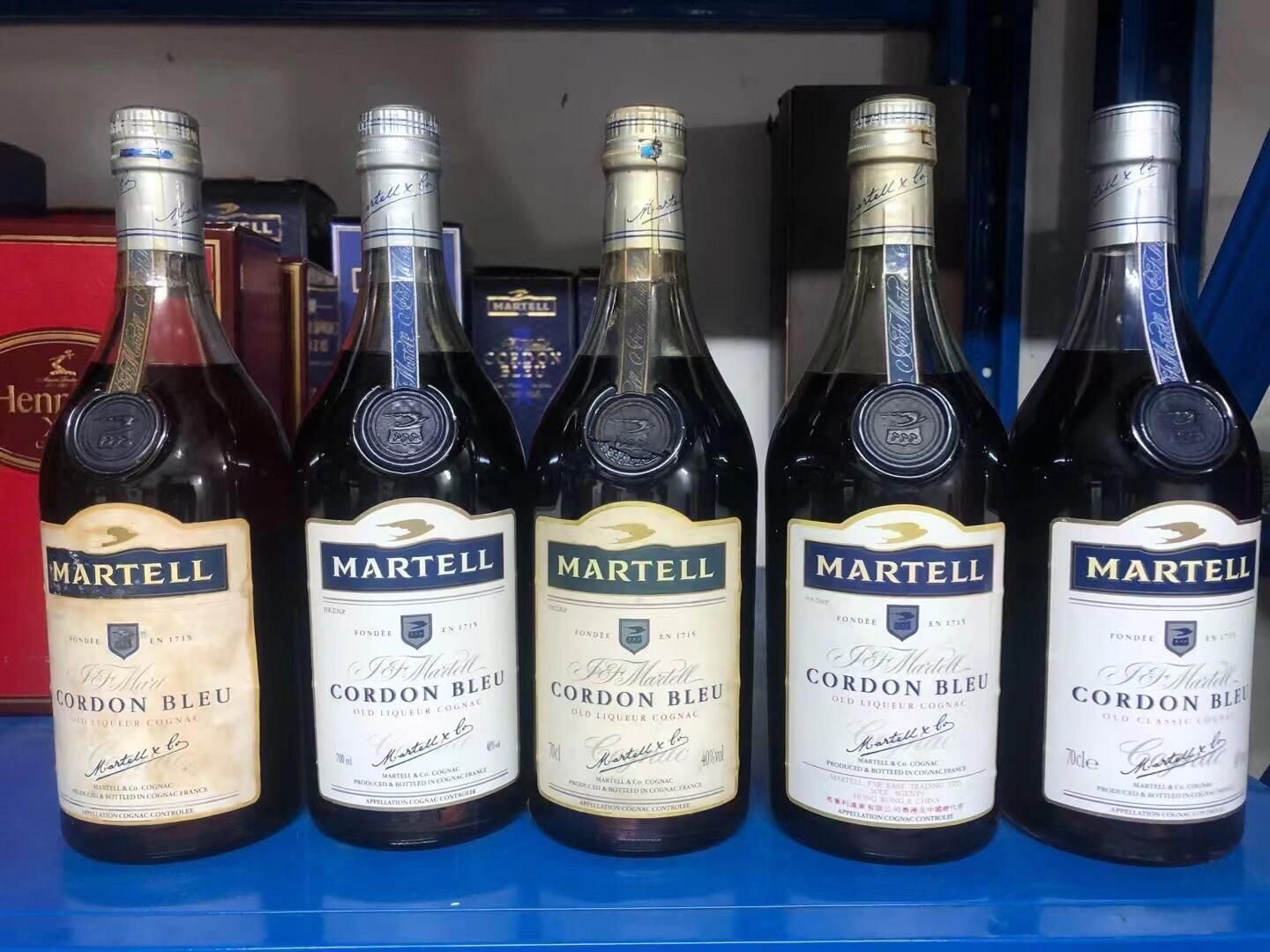 馬爹利藍帶老版酒標、73cl 容量標示與封膜鑑定示意