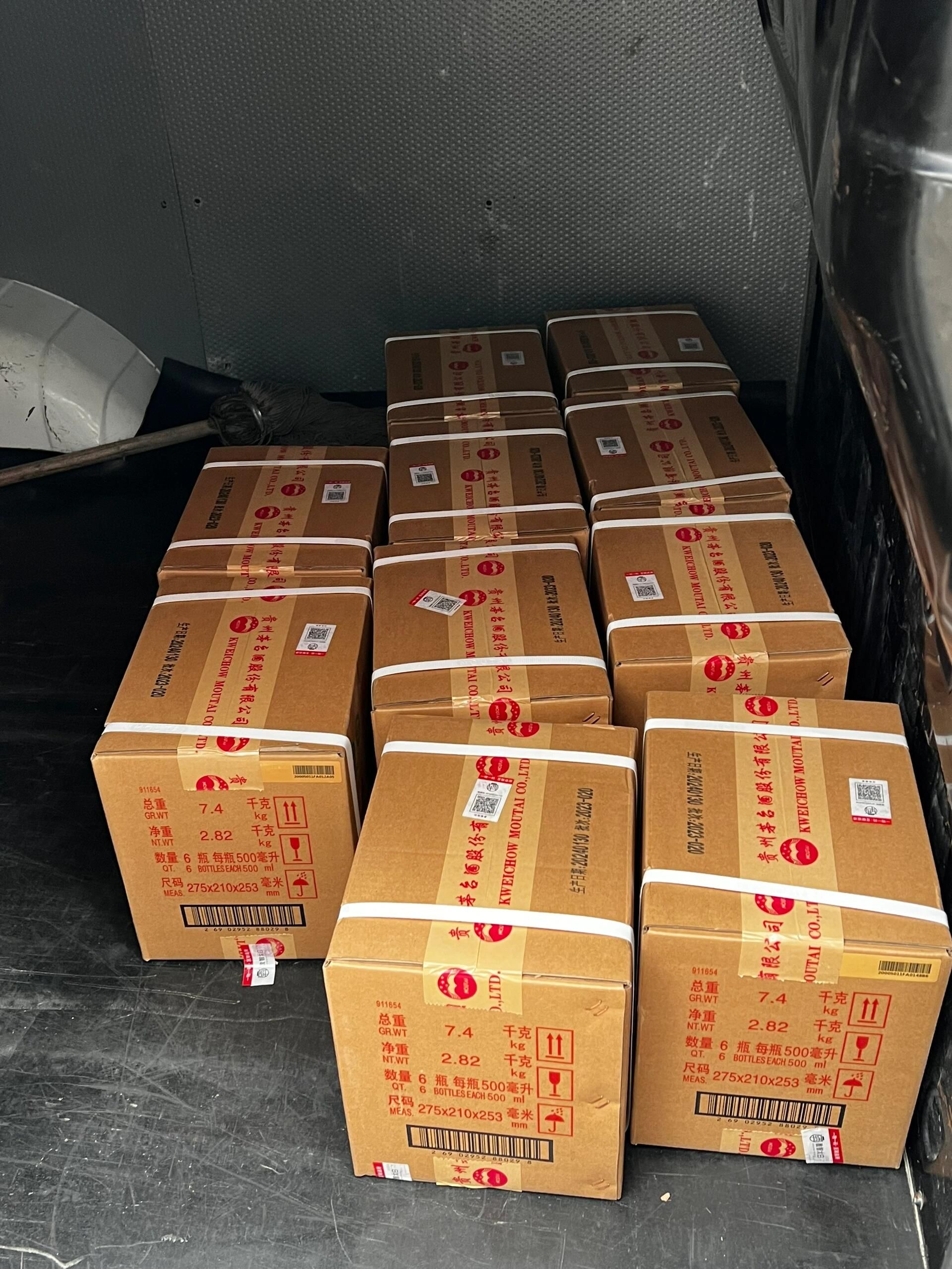 茅台空瓶紙箱配件市場需求與原箱溢價示意