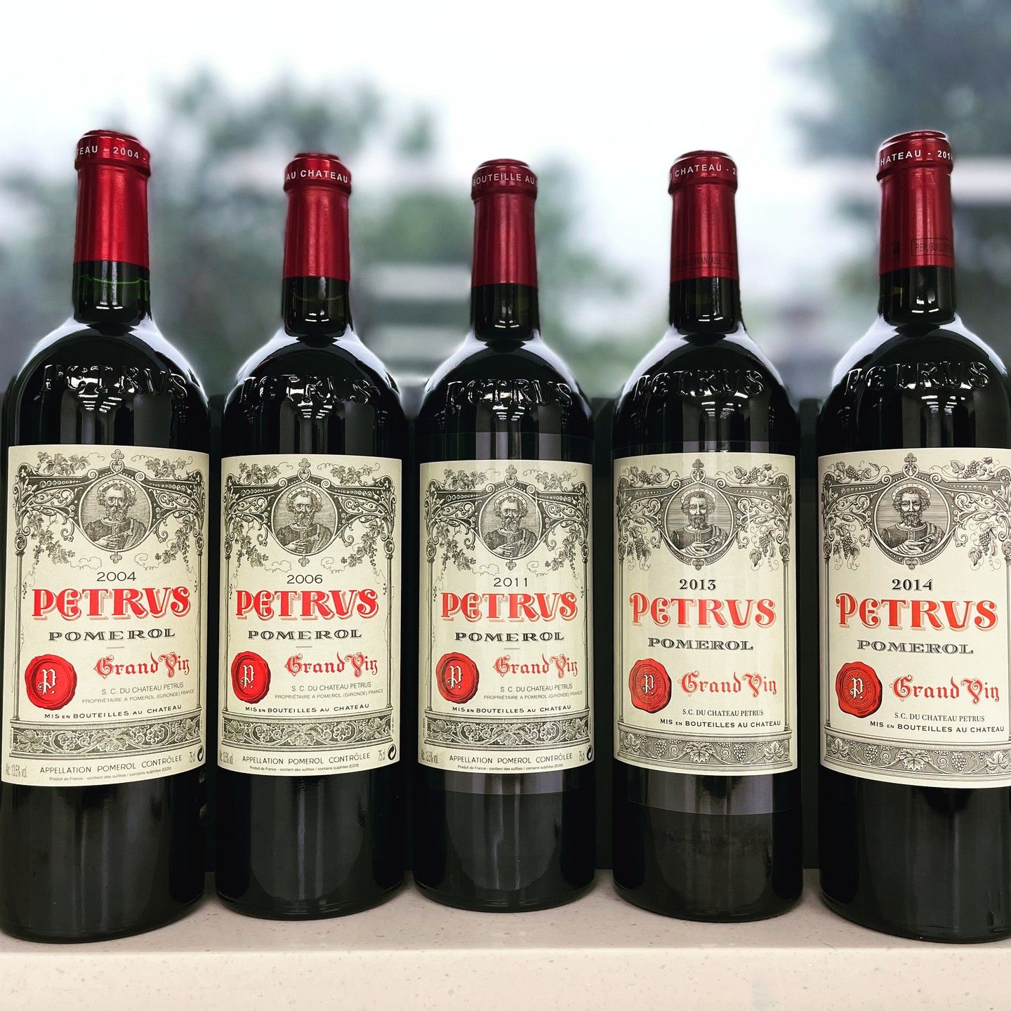 帕圖斯紅酒入杯