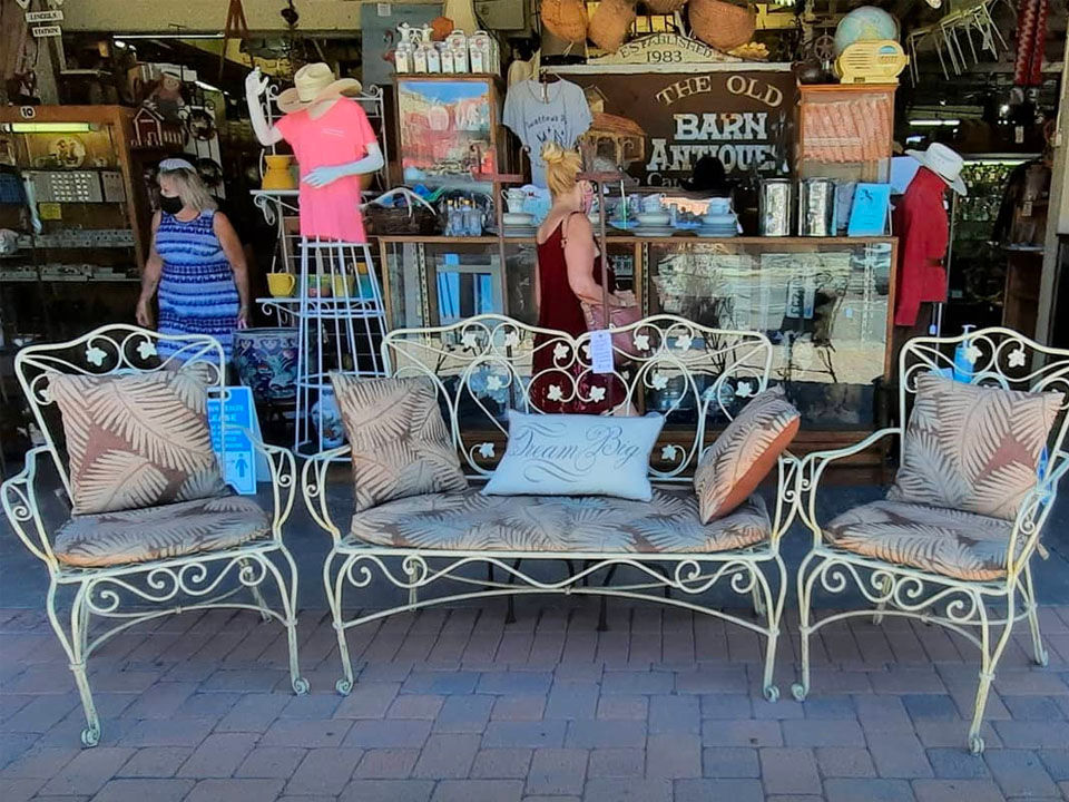 The Old Barn Antiques Mall, San Juan Capistrano CA (949) 4939144 Showroom Finder