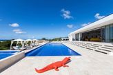 GRANDE AZURE ... Spectacular 5 BR villa, views! huge heated pool, tennis, full AC