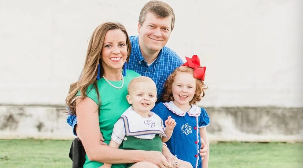 Kelley Brooks Simoneaux with her family.