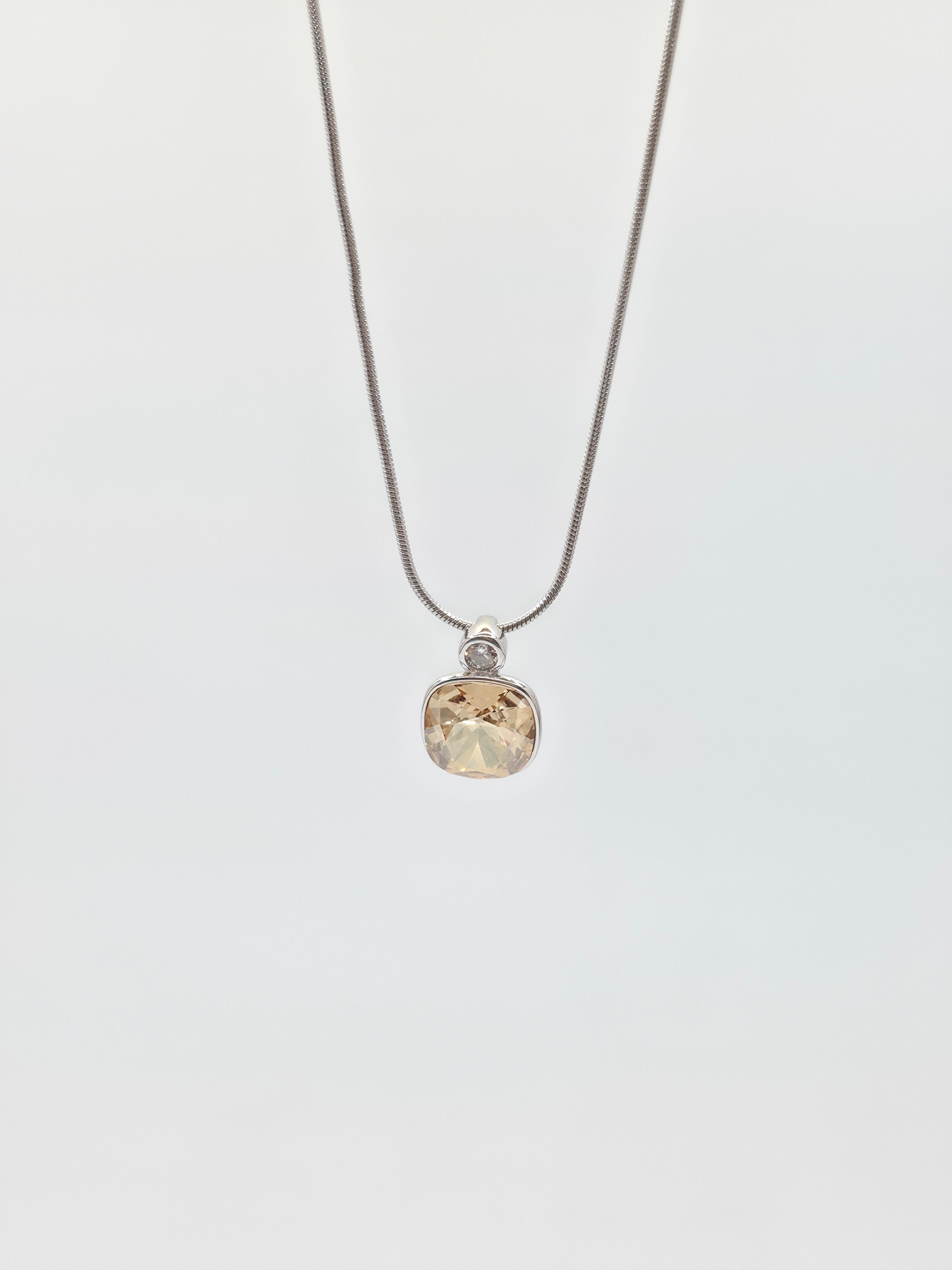 The Solis Yellow Stone 925 Silver Pendant Set  White - 4