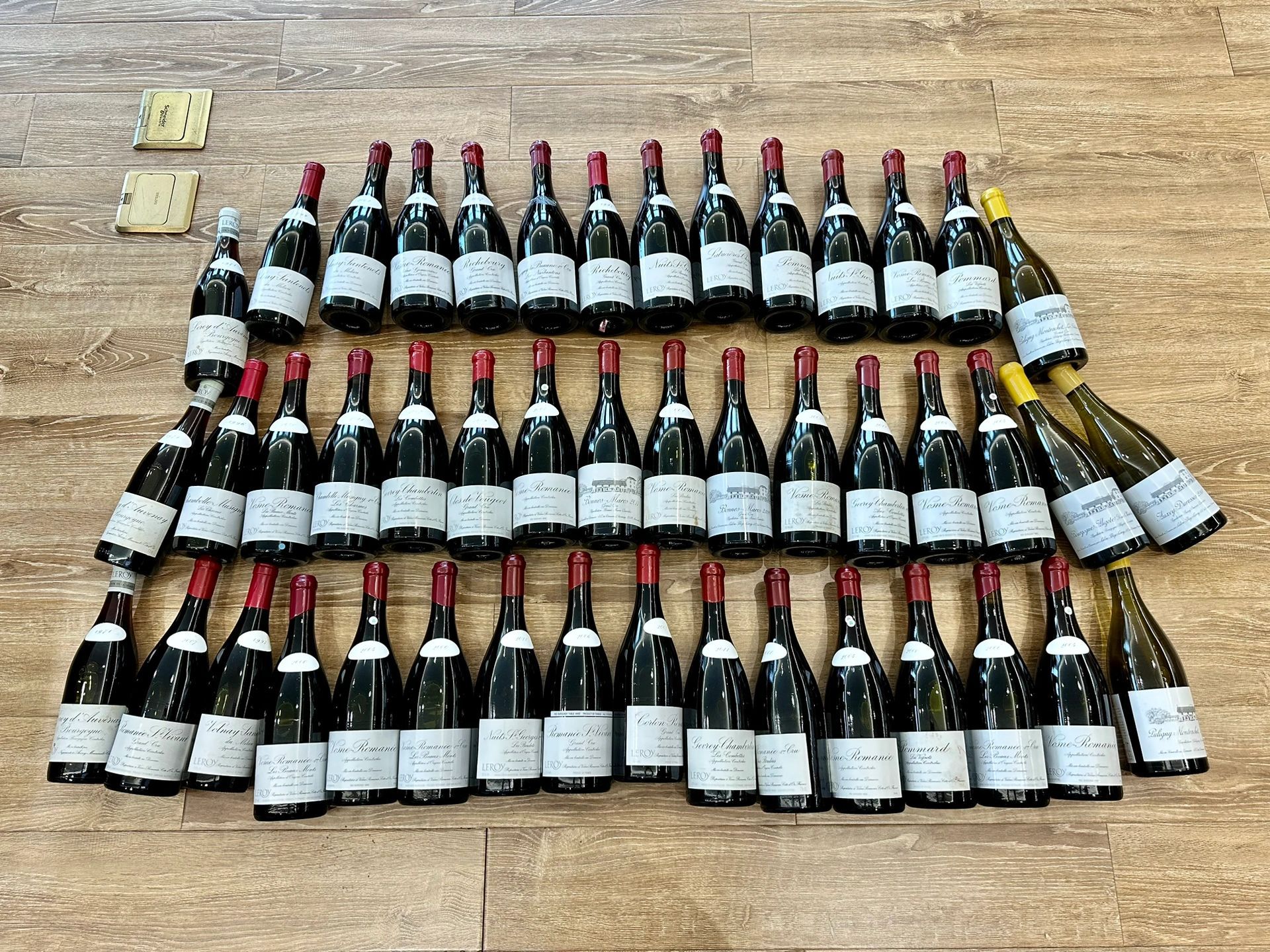 布根地紅酒液位 Ullage 酒標酒漬與凸塞品相檢查示意
