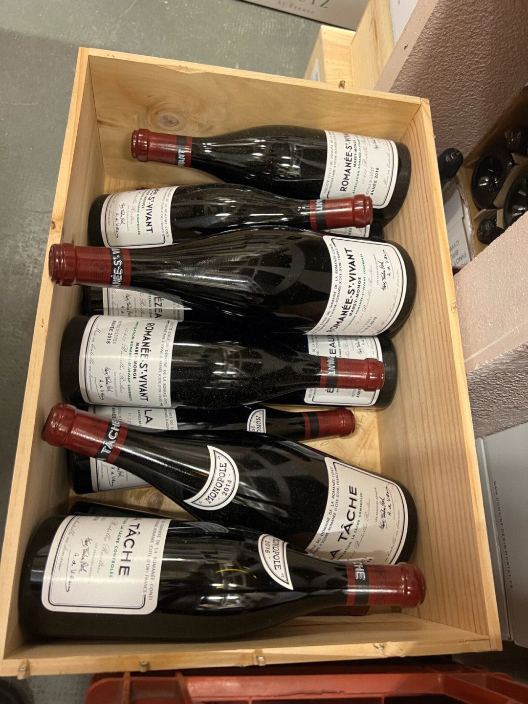 DRC 羅曼尼康帝酒標、膠帽、水位、Prooftag 氣泡防偽與 UV 光學鑑定示意
