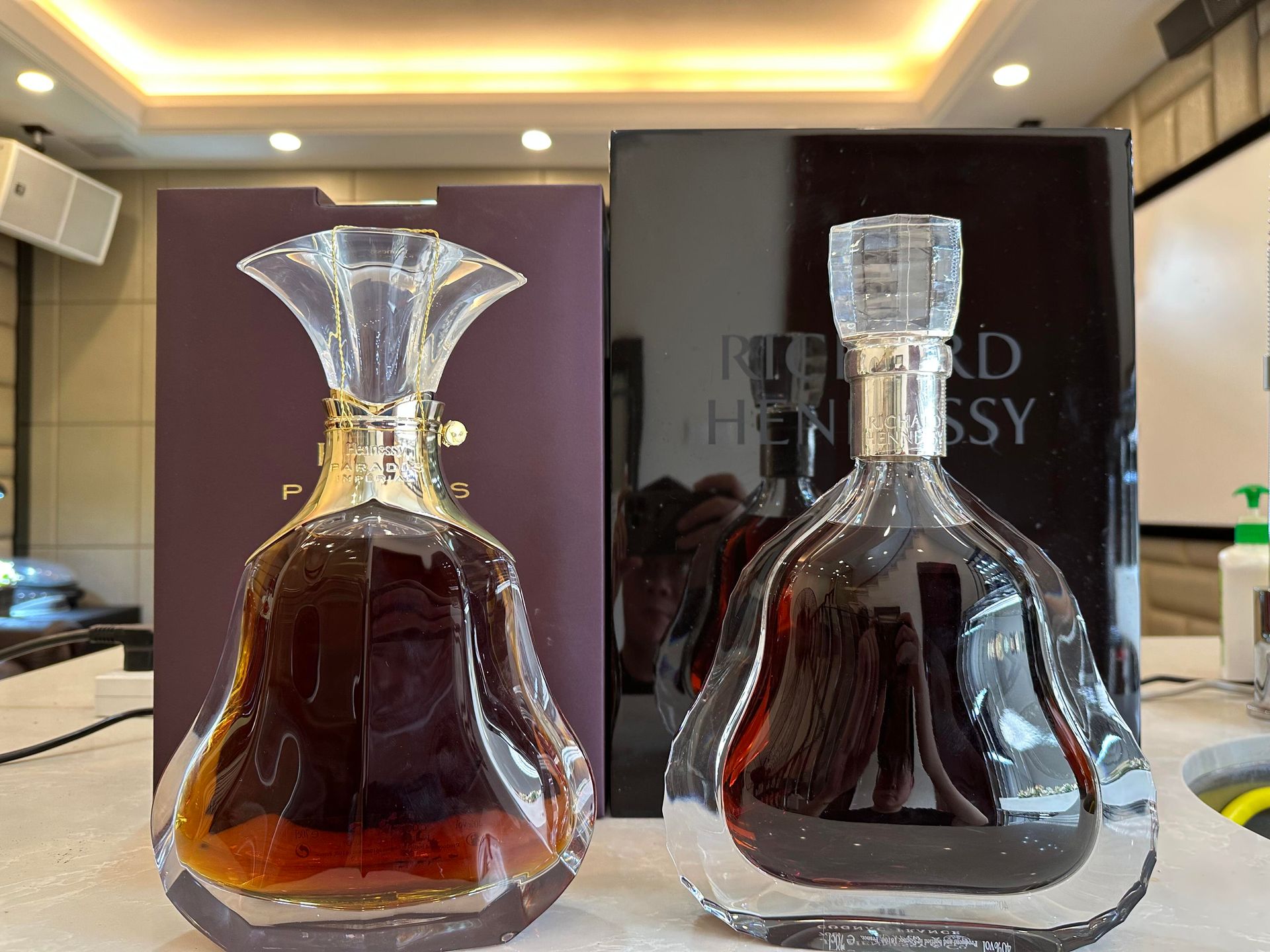 軒尼詩頂級干邑盒證配件 水晶瓶 封口 水位檢查展示