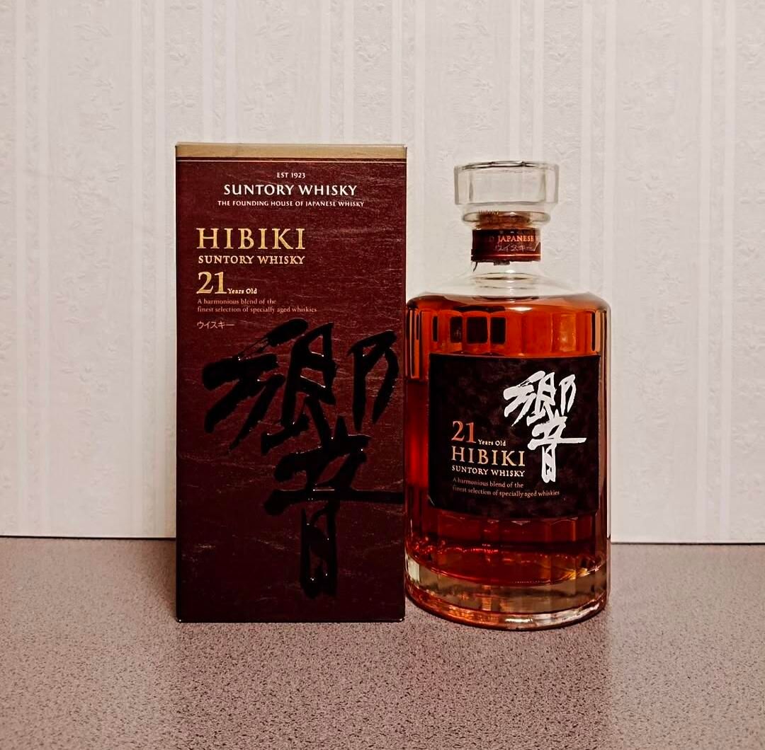 響21年常規700ml酒瓶與原盒，配合酒款名稱、容量及官方供應資訊逐項核對