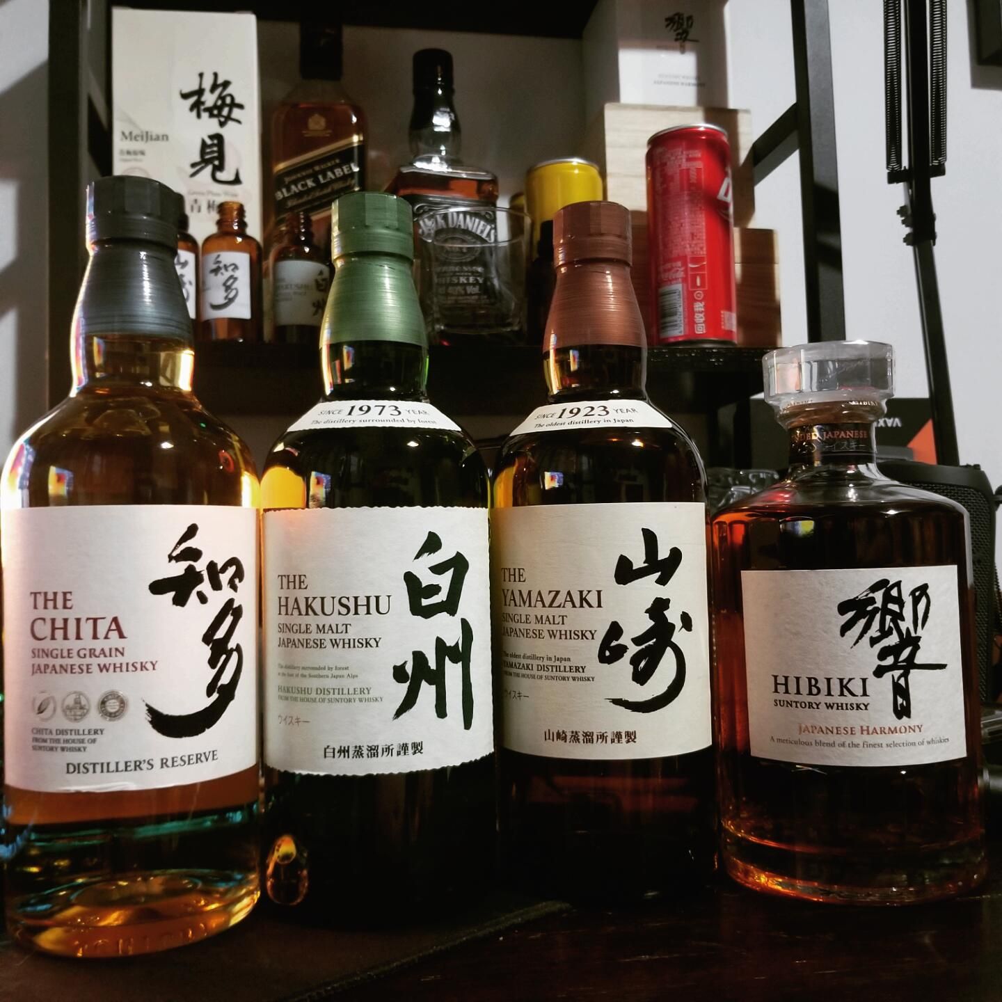 日本威士忌水位、封膜鬆動、漏酒和盒證缺失拒收標準展示