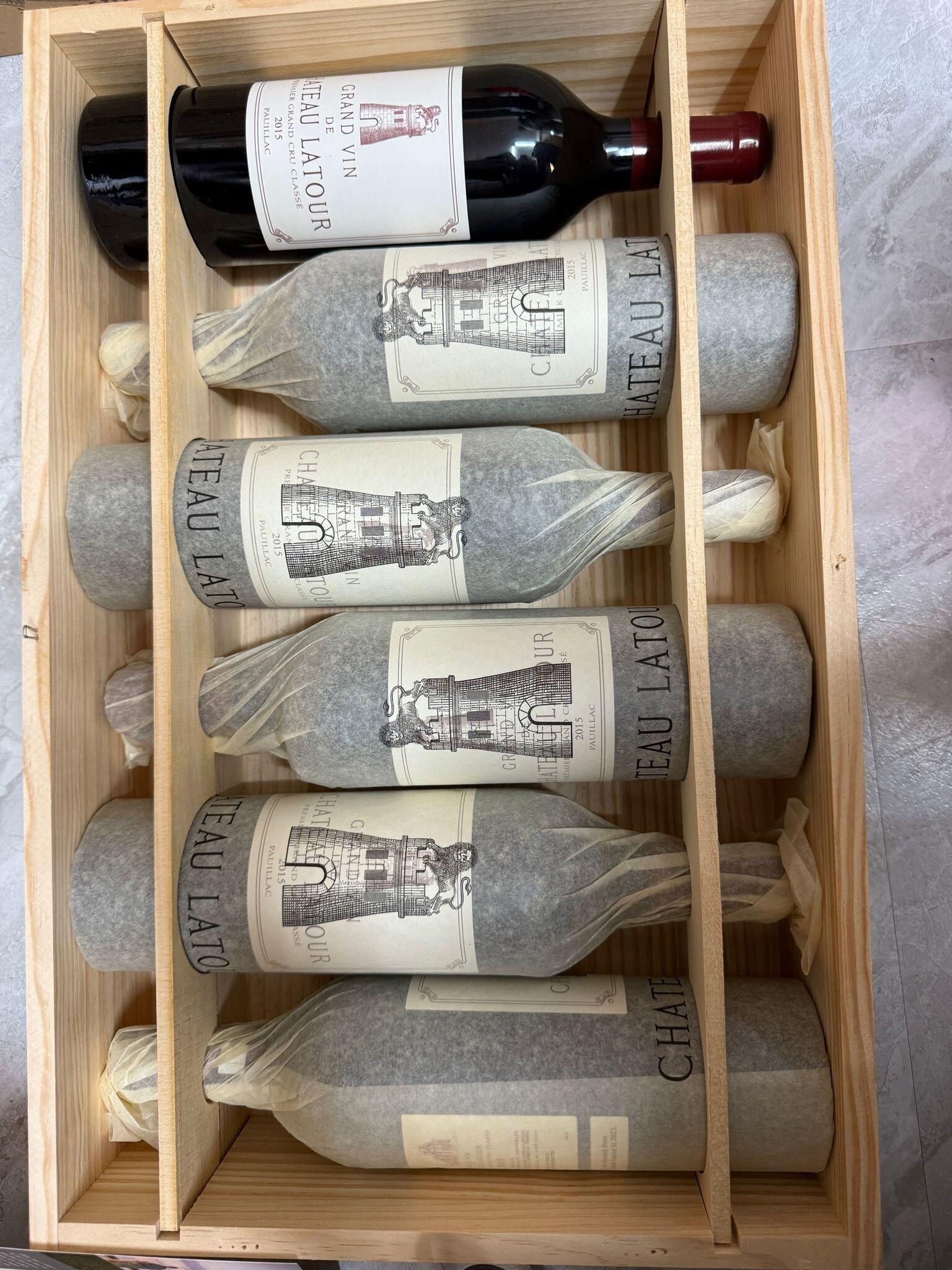 Château Latour 原裝木箱 OWC、來源文件與酒窖存倉證明展示