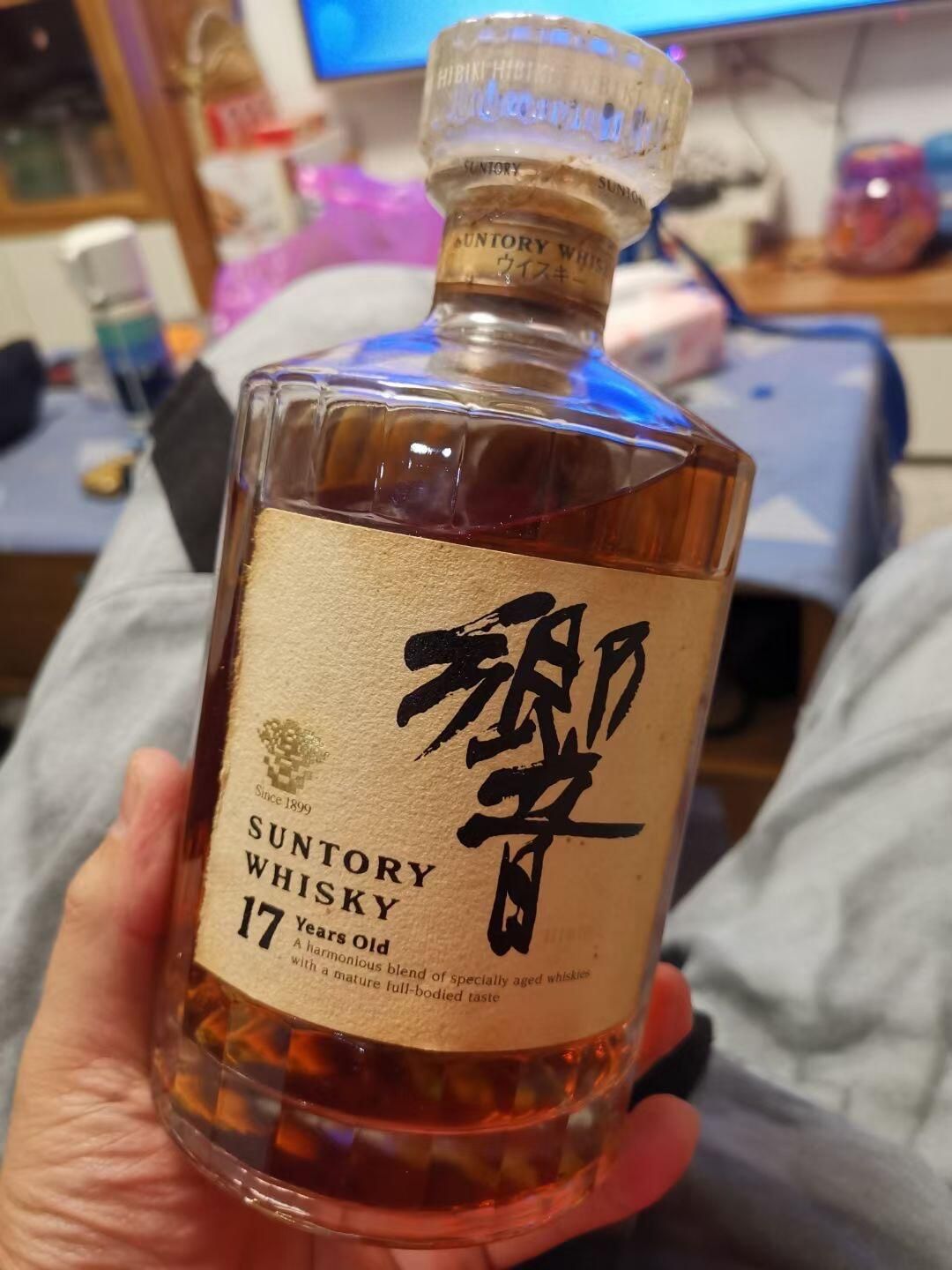 山崎 Yamazaki 與響 Hibiki 無盒裸瓶、原盒及配件對照