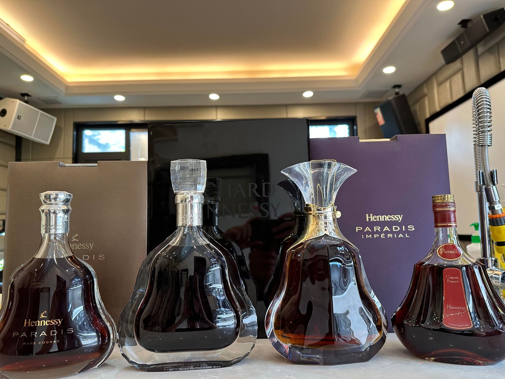 軒尼詩、人頭馬與馬爹利不同等級版本外觀比較