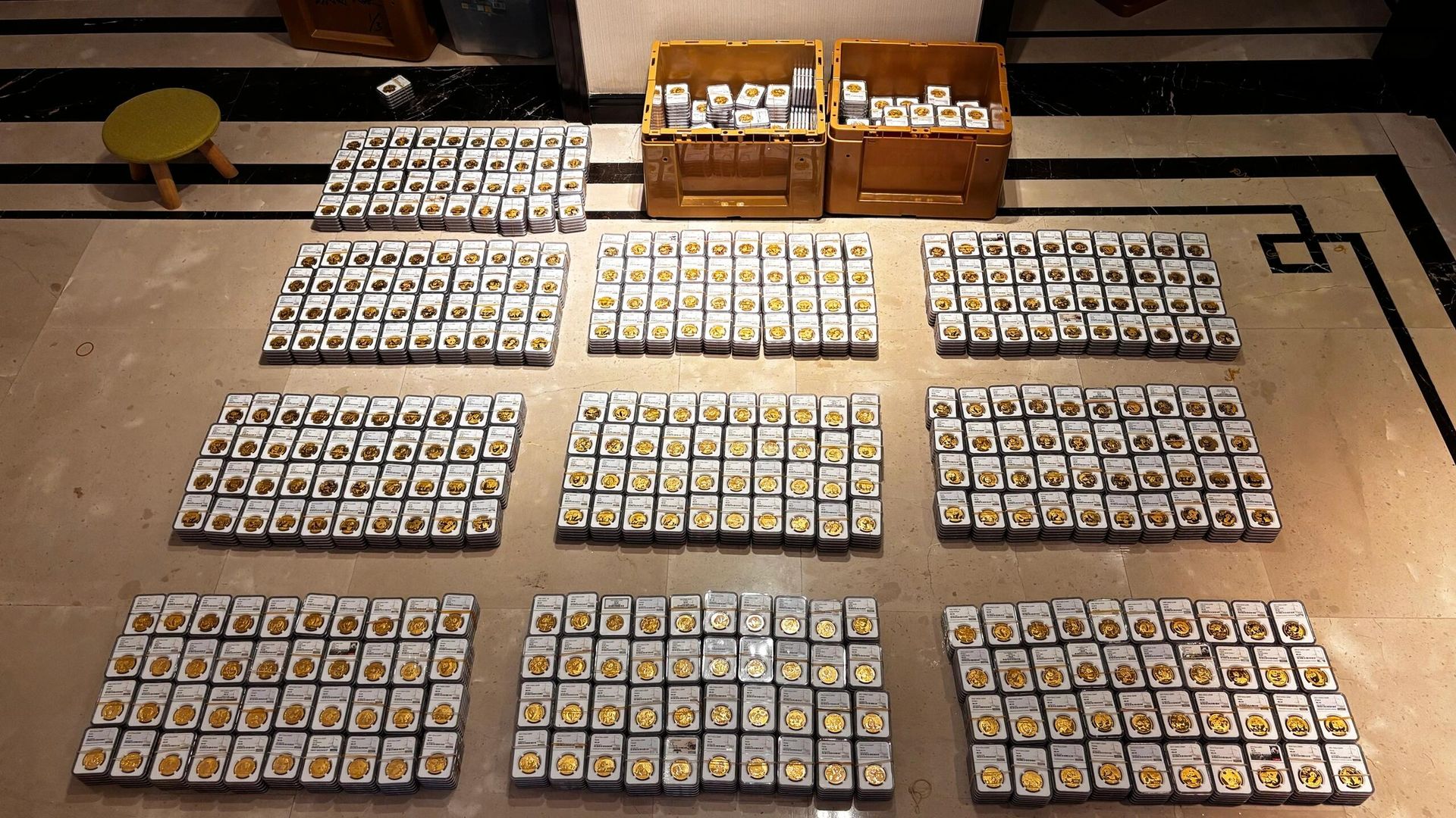 金幣封裝與評級盒展示