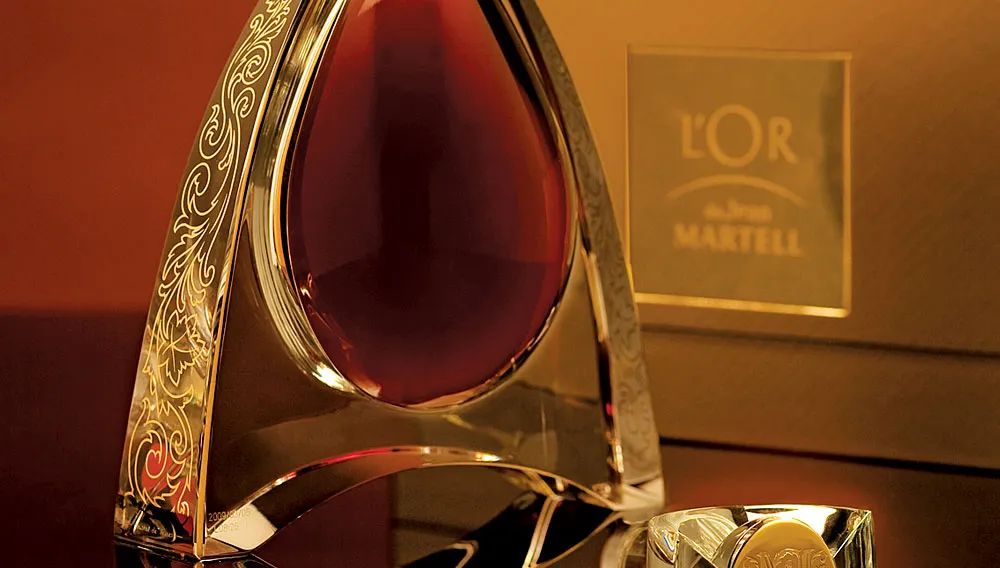 馬爹利金王水晶瓶與奢華外盒