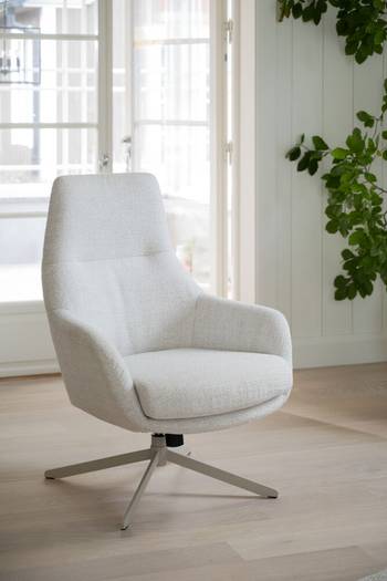 Conroe fåtölj ljusbeige tyg/beige metall snurr, en produkt av hög kvalitet till bra pris från Ulfåsa möbler