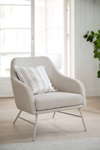 Eldwin fåtölj beige tyg/beige metall, en produkt av hög kvalitet till bra pris från Ulfåsa möbler