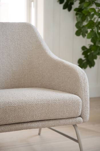 Eldwin fåtölj beige tyg/beige metall, en produkt av hög kvalitet till bra pris från Ulfåsa möbler