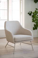 Eldwin fåtölj beige tyg/beige metall, en produkt av hög kvalitet till bra pris från Ulfåsa möbler