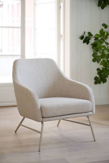 Eldwin fåtölj beige tyg/beige metall, en produkt av hög kvalitet till bra pris från Ulfåsa möbler