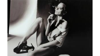 BILDE Woman with cigarette 120x80, en produkt av hög kvalitet till bra pris från Ulfåsa möbler