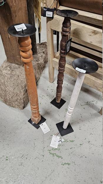 Benljusstake av gamla bordsben, en produkt av hög kvalitet till bra pris från Ulfåsa möbler