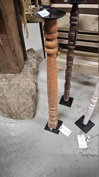 Benljusstake av gamla bordsben, en produkt av hög kvalitet till bra pris från Ulfåsa möbler