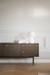 Clearbrook sideboard 160 brun ek/svart metall, en produkt av hög kvalitet till bra pris från Ulfåsa möbler