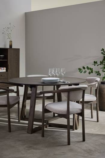 BORÅS Matbord ø130/230 , brunlackad ek, en produkt av hög kvalitet till bra pris från Ulfåsa möbler