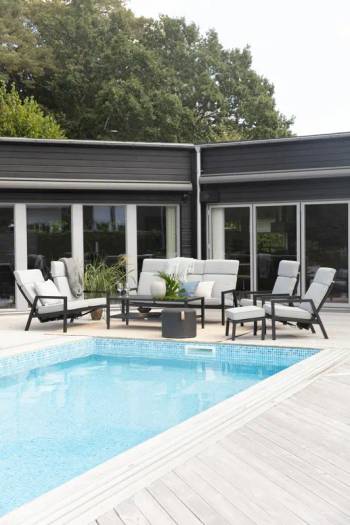 Chelles 143x65 H50 svart, en produkt av hög kvalitet till bra pris från Ulfåsa möbler