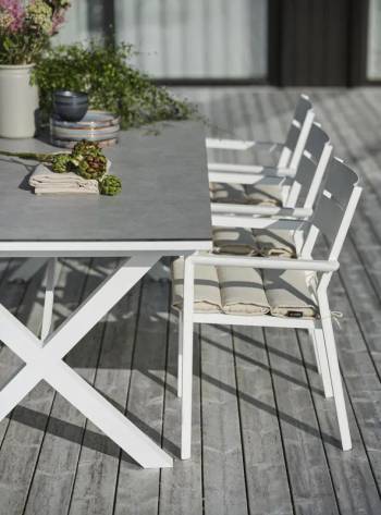 Hillmond HPL 238/297x100 vit/g, en produkt av hög kvalitet till bra pris från Ulfåsa möbler