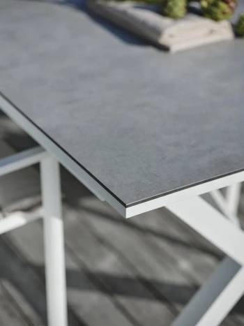 Hillmond HPL 238/297x100 vit/g, en produkt av hög kvalitet till bra pris från Ulfåsa möbler