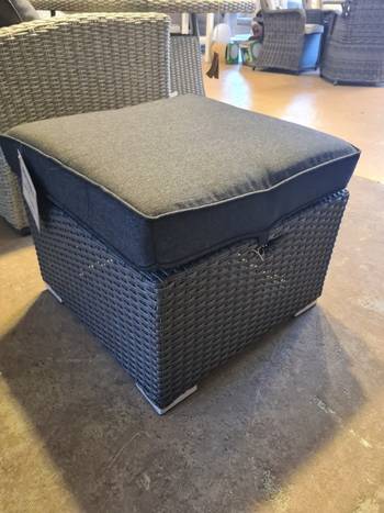 Fotpall 55x55 stor dark grey, en produkt av hög kvalitet till bra pris från Ulfåsa möbler