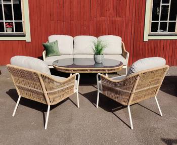 Olivia lounge soffa 3+1+1 med bord twist/vit/beige inkl allväders dynor, en produkt av hög kvalitet till bra pris från Ulfåsa möbler